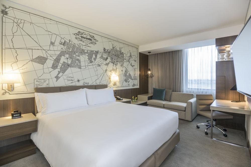 מלון Courtyard By Marriott Bogota Airport מראה חיצוני תמונה