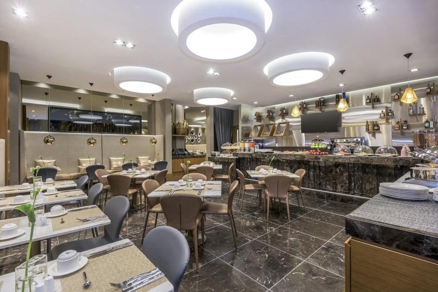 מלון Courtyard By Marriott Bogota Airport מראה חיצוני תמונה