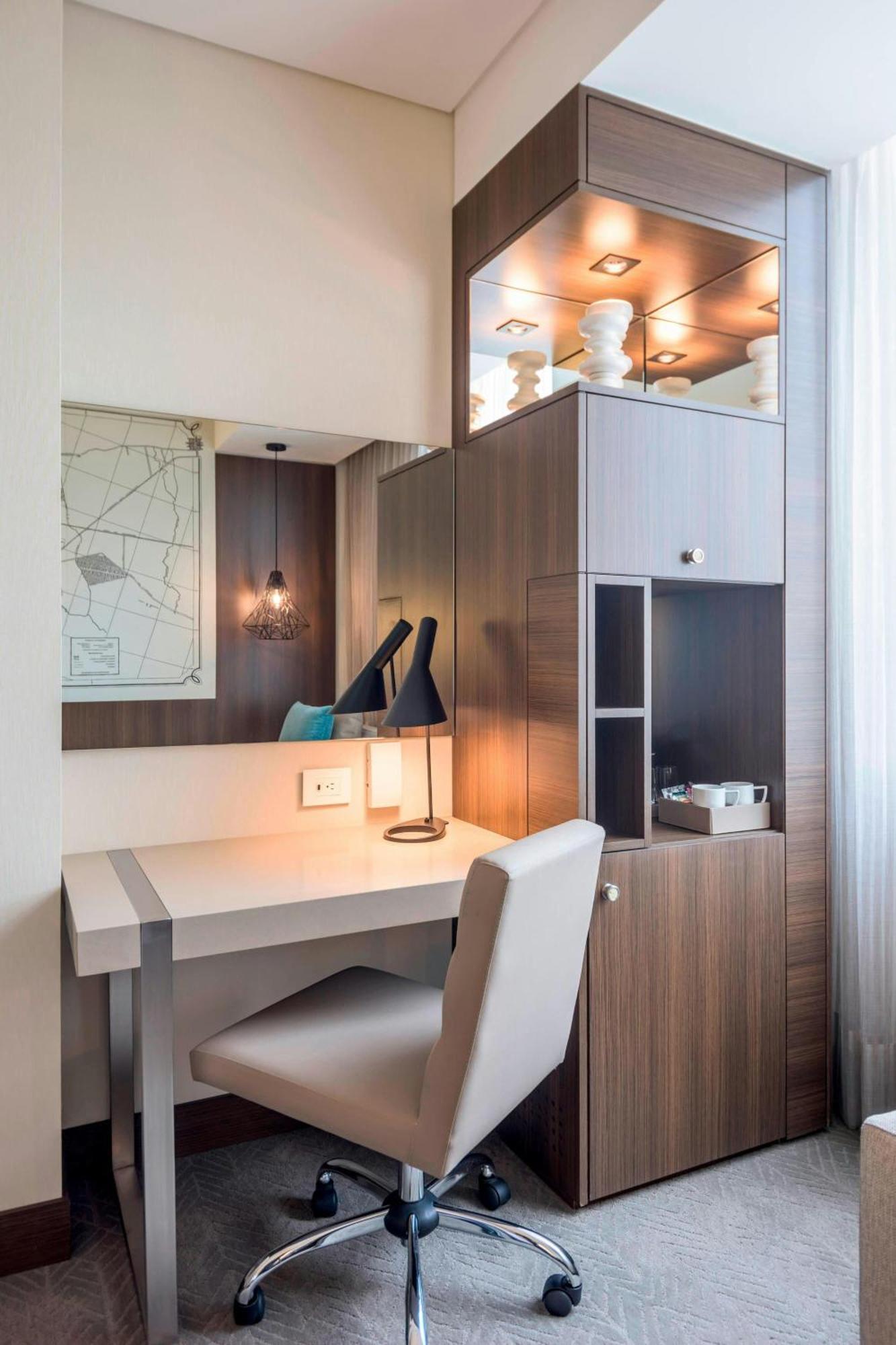 מלון Courtyard By Marriott Bogota Airport מראה חיצוני תמונה