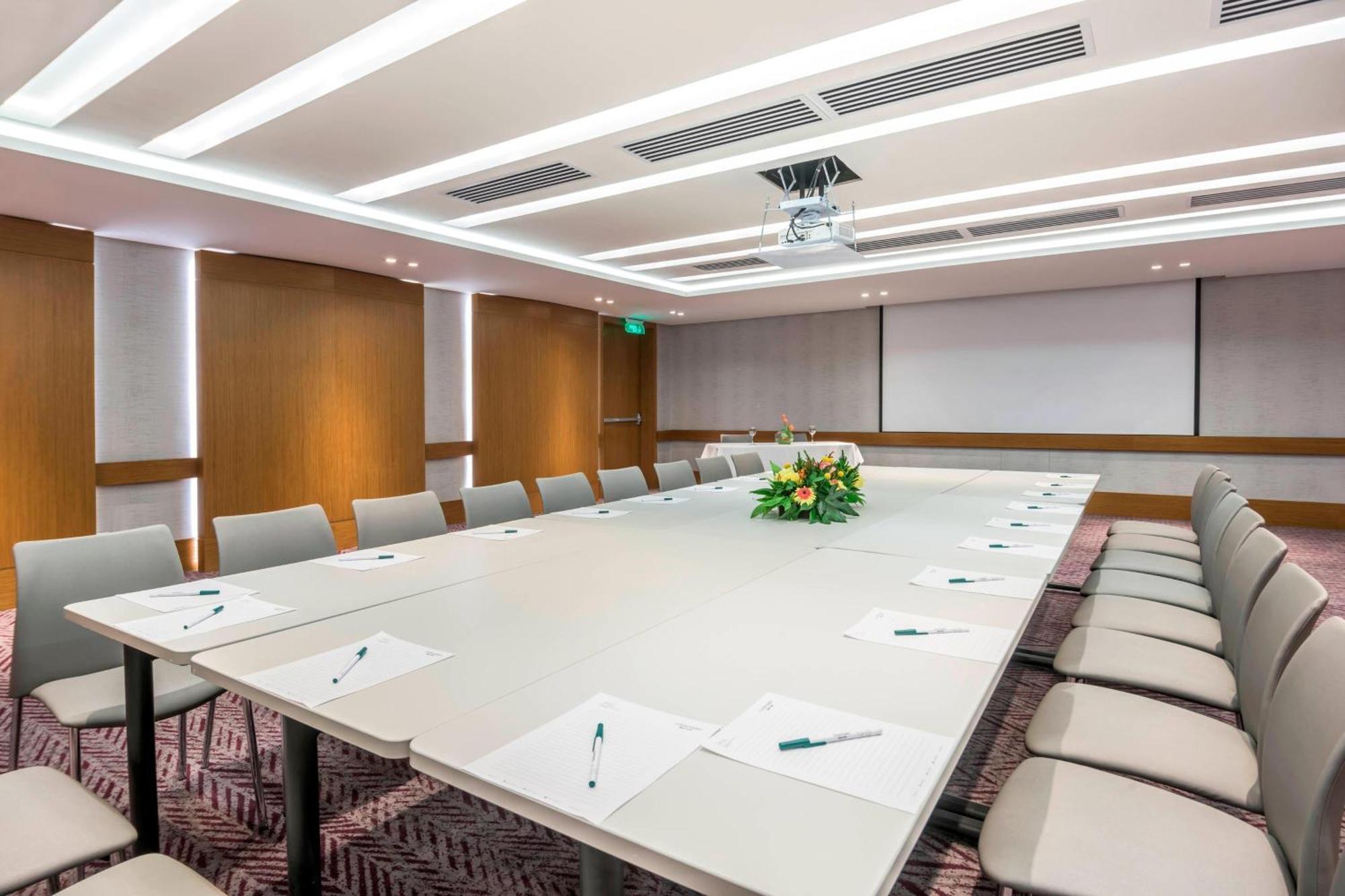 מלון Courtyard By Marriott Bogota Airport מראה חיצוני תמונה