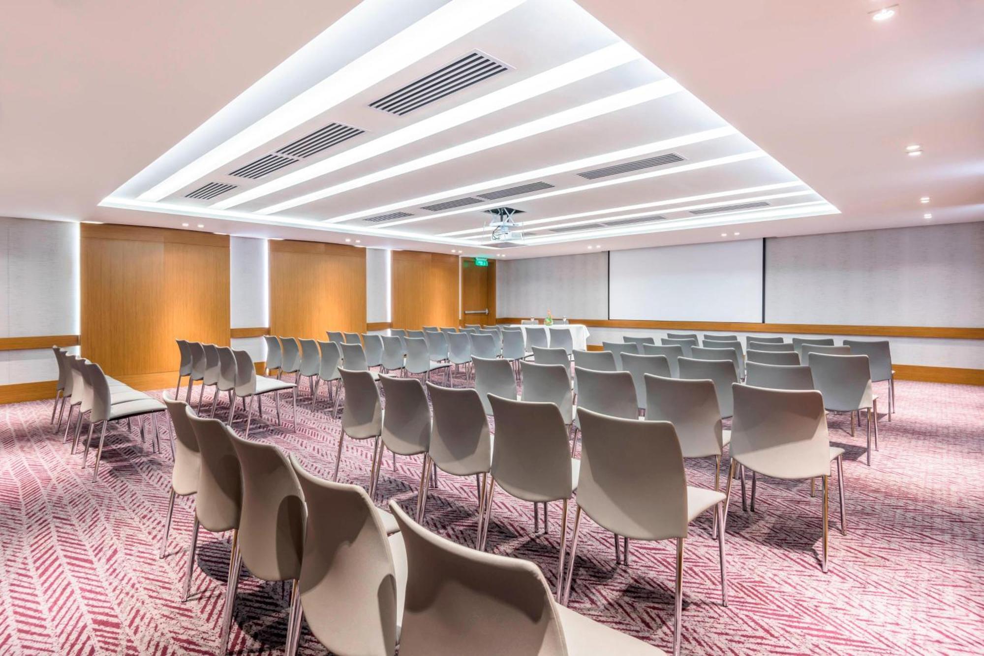 מלון Courtyard By Marriott Bogota Airport מראה חיצוני תמונה
