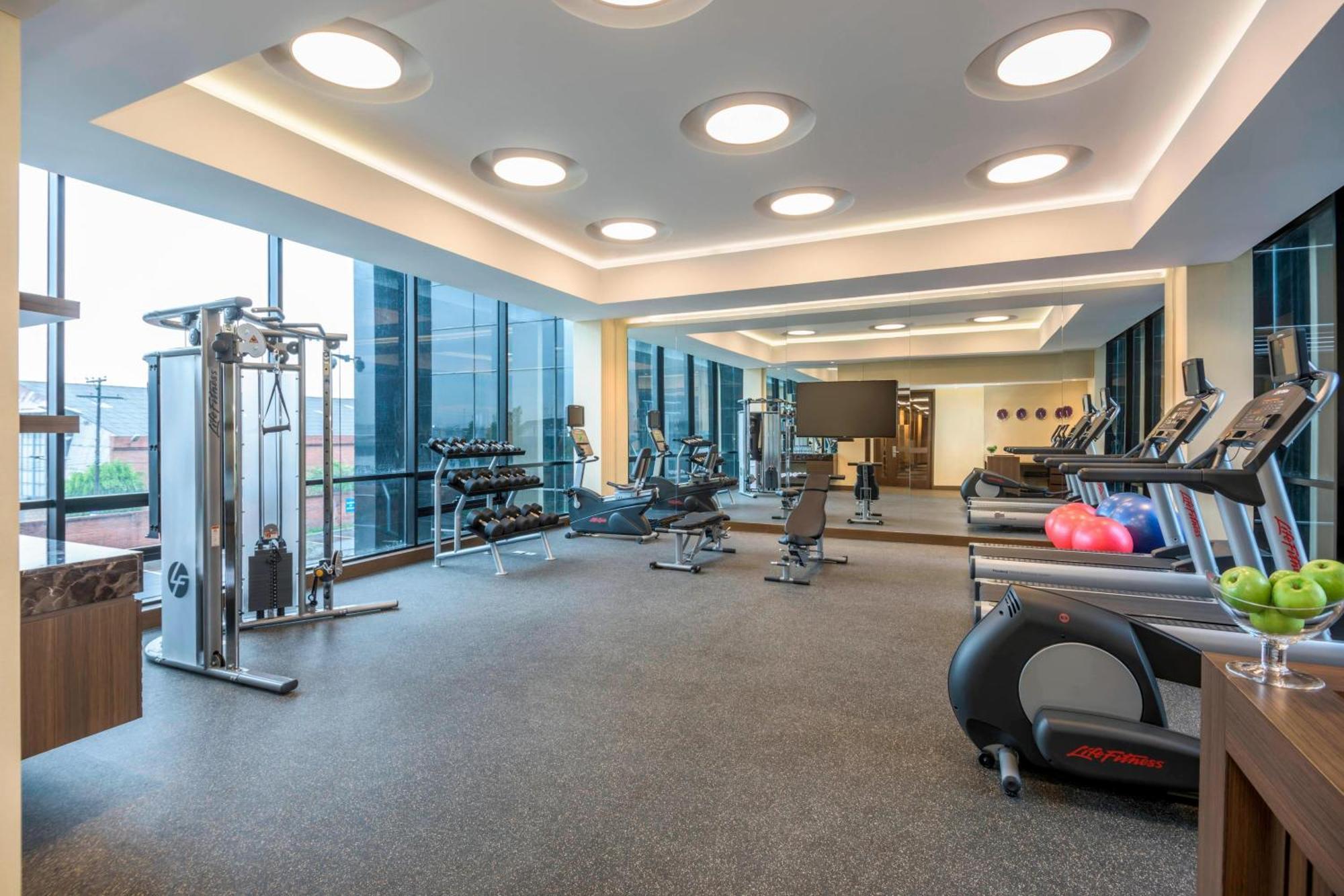 מלון Courtyard By Marriott Bogota Airport מראה חיצוני תמונה