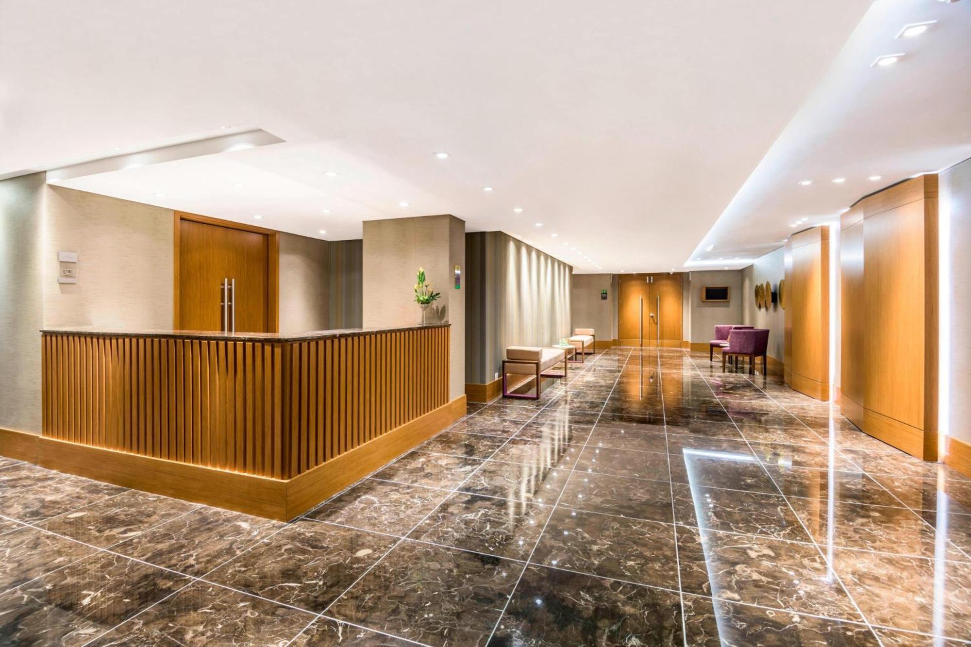 מלון Courtyard By Marriott Bogota Airport מראה חיצוני תמונה